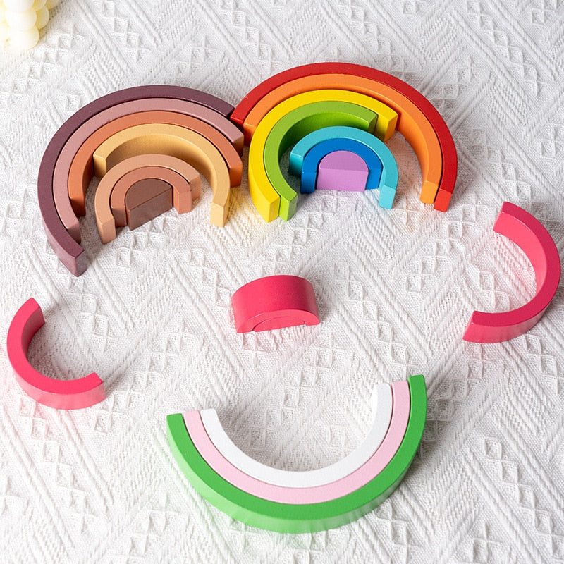 Arc en ciel bloc construction bois silicone multicolore éveil bébé enfant jouet jeu équilibre cadeau anniversaire Noël environnement écologique renouvelable responsable - lebois-eco.com